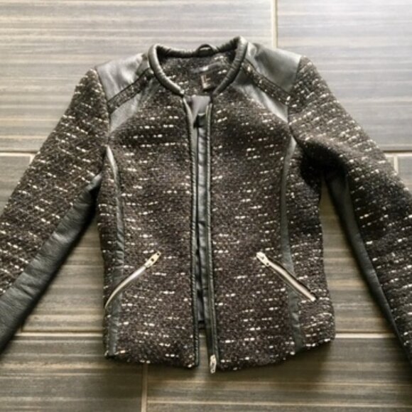 H&M Tweed with vegan leather trim and silver zippers cropped blazer size xs - Picture 6 of 13